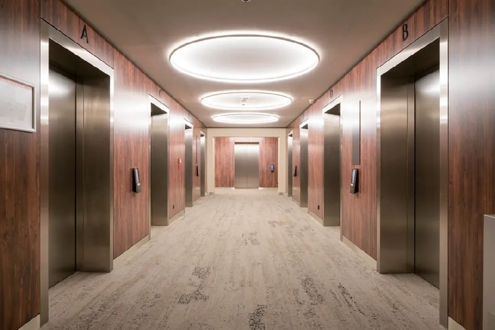 铝单板幕墙在酒店装修中越来越受欢迎，为酒店建筑增添了新魅力